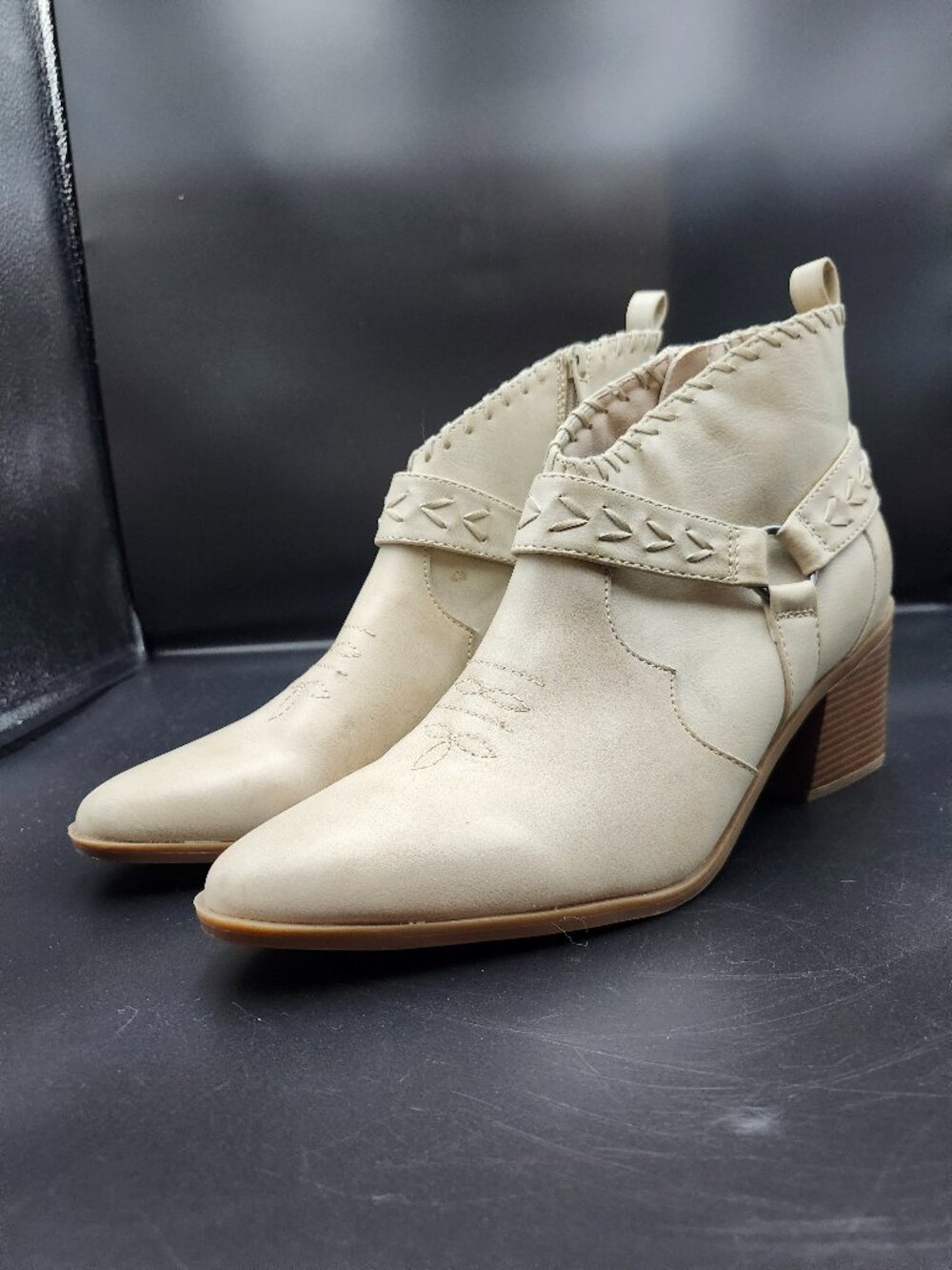Frye & Co. Palma Stone Cream Western Stacked Heel Booties Size 11